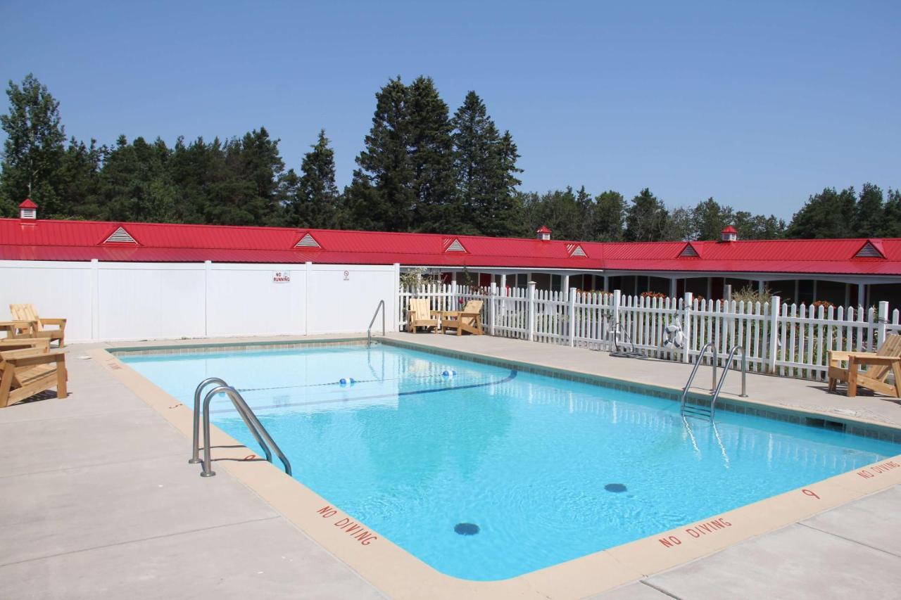 Mackinac Lake Trail Motel Mackinaw City Room photo